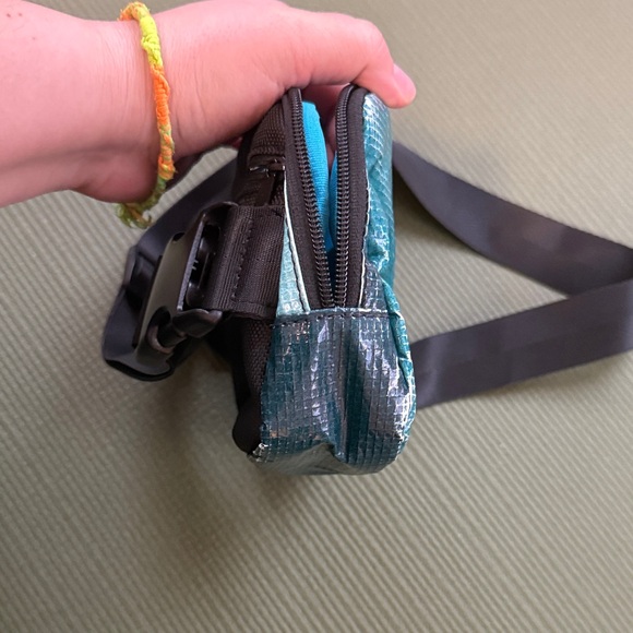 Rareform Zion Sling Bag Recycled Billboard Crossbody Teal - Picture 7 of 9